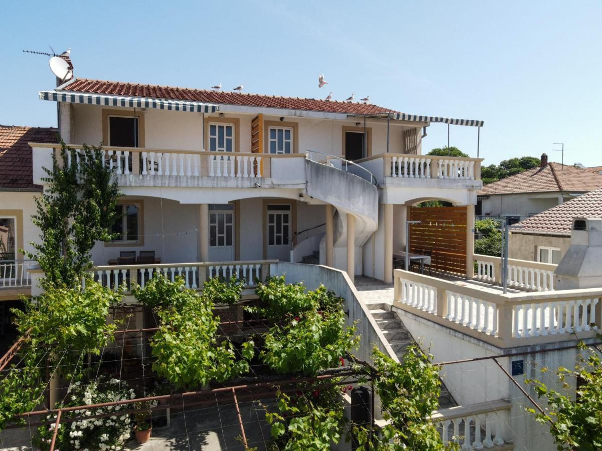 Rasin Apartments Pakostane Exterior photo
